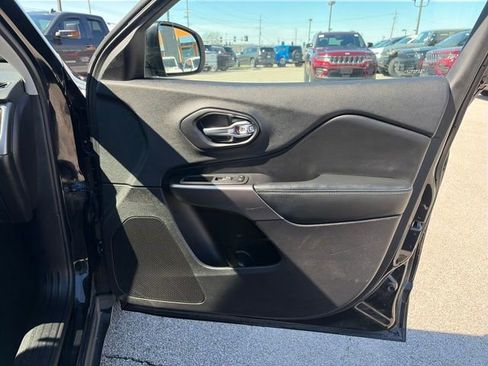 Used 2020 Jeep Cherokee Latitude Plus w/ Cold Weather Group image 44