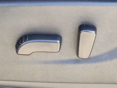 Used 2024 Nissan Frontier SV image 22