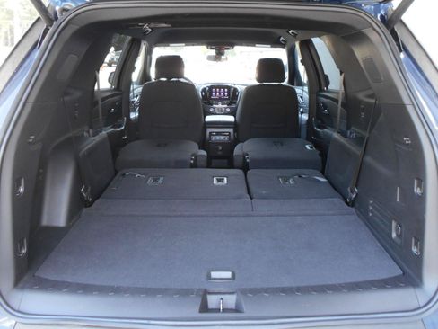 Used 2023 Chevrolet Traverse LT AWD/4WD image 11