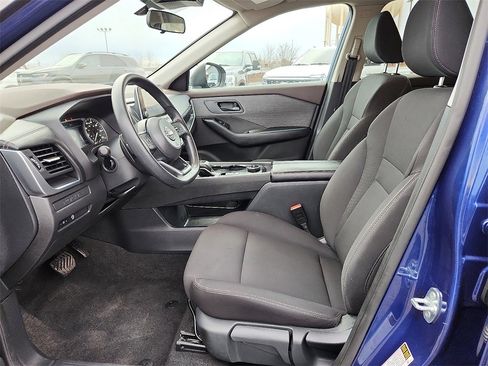 Used 2023 Nissan Rogue S image 16