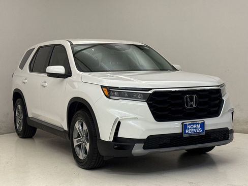 Certified 2025 Honda Pilot EX-L image 4