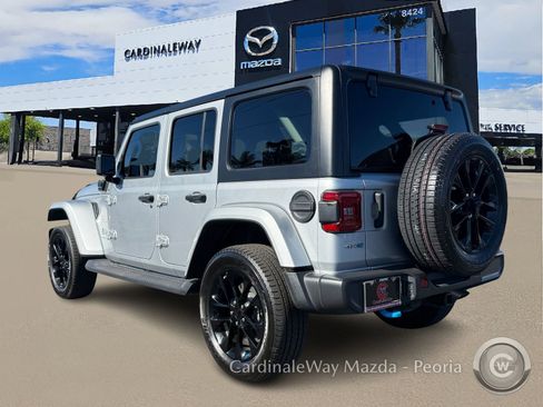 Used 2023 Jeep Wrangler Unlimited Sahara image 4