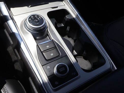 Used 2024 Ford Explorer XLT w/ Equipment Group 202A AWD/4WD image 41