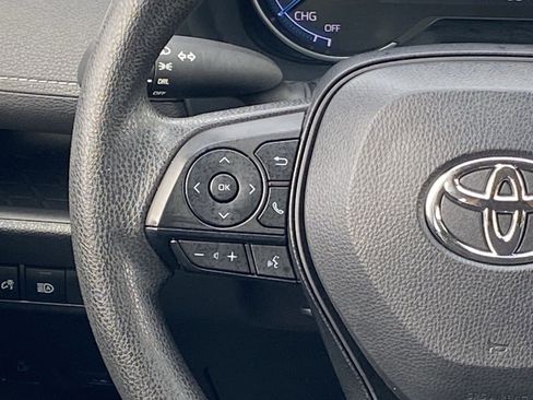 Certified 2025 Toyota RAV4 LE image 17