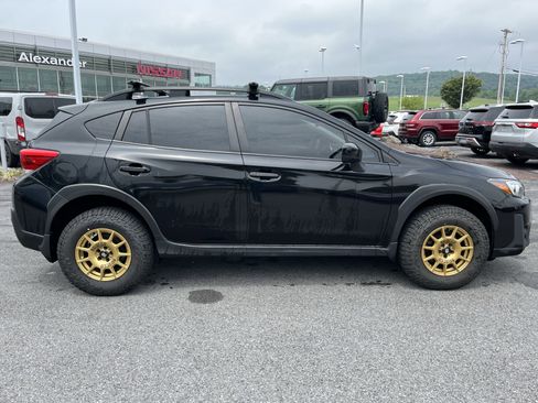 Used 2021 Subaru Crosstrek 2.0i Premium AWD/4WD image 2