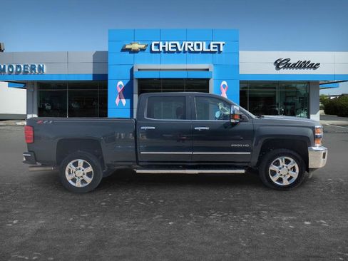 Used 2019 Chevrolet Silverado 2500 LTZ w/ Duramax Plus Package AWD/4WD image 4