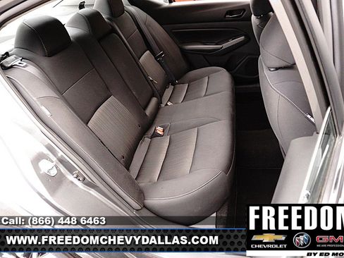 Used 2024 Nissan Altima 2.5 SV FWD image 12