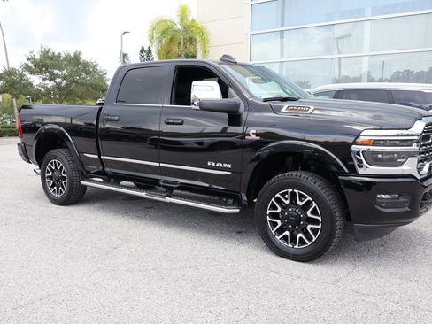 Used 2025 RAM 2500 Limited AWD/4WD image 12