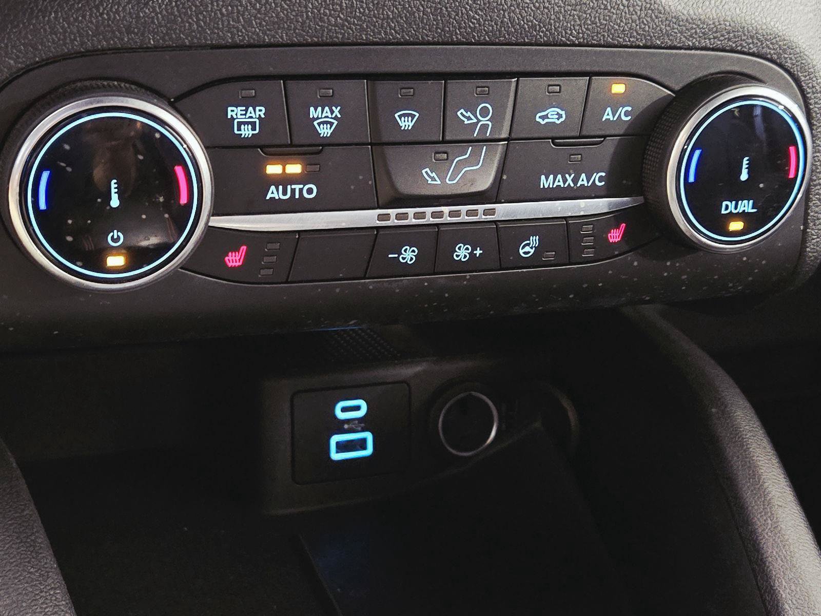 Certified 2023 Ford Escape ST-Line Select AWD/4WD image 23