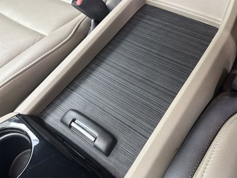 Used 2016 Honda Pilot Touring image 36