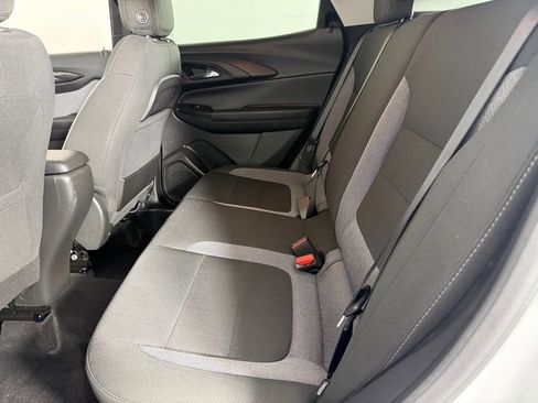 Used 2025 Chevrolet TrailBlazer LT AWD/4WD image 24