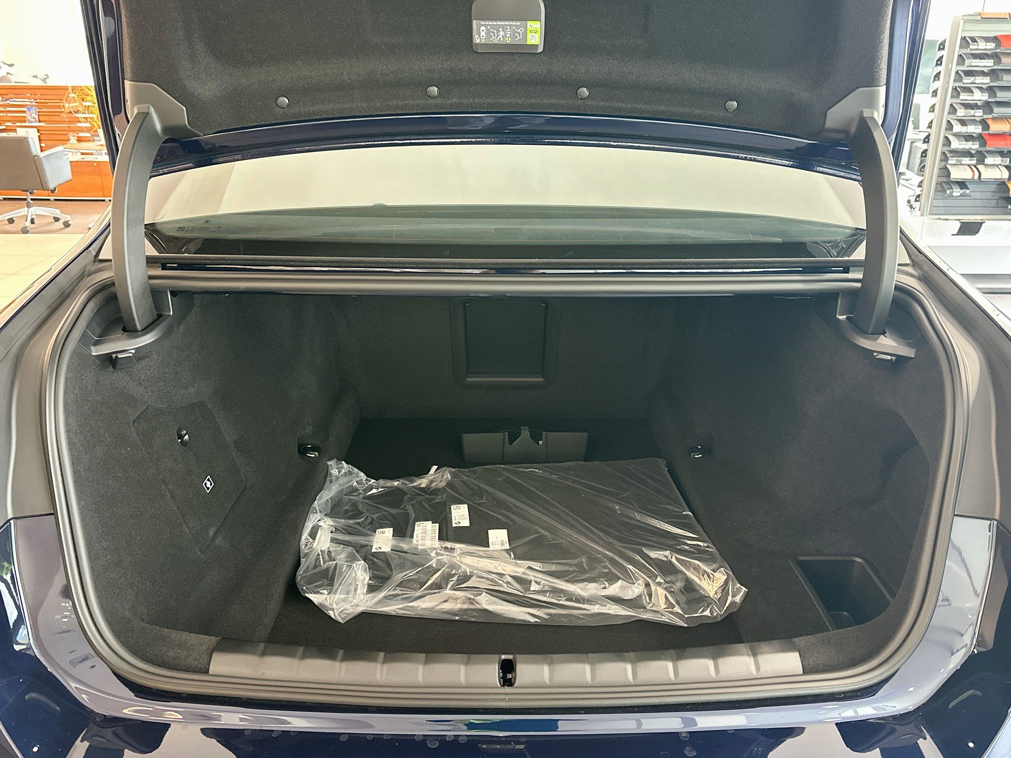 New 2027 BMW 740i w/ Executive Package RWD image 22