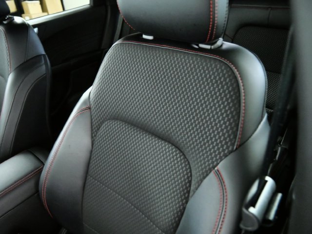 Certified 2023 Ford Escape ST-Line w/ Tech Pack #1 AWD/4WD image 16