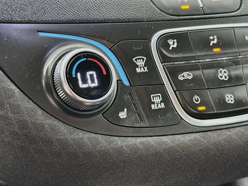Used 2020 Chevrolet Malibu LT FWD image 22