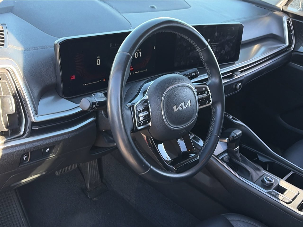 Used 2024 Kia Sorento S FWD image 17
