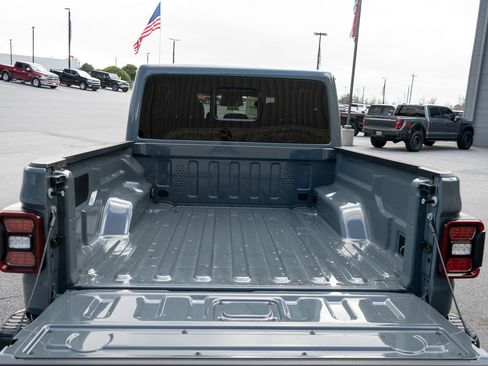 New 2026 Jeep Gladiator Rubicon image 9