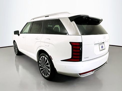 Certified 2026 Hyundai Palisade Calligraphy FWD image 7