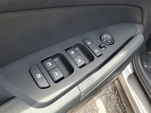 New 2025 Kia Sportage LX image 9