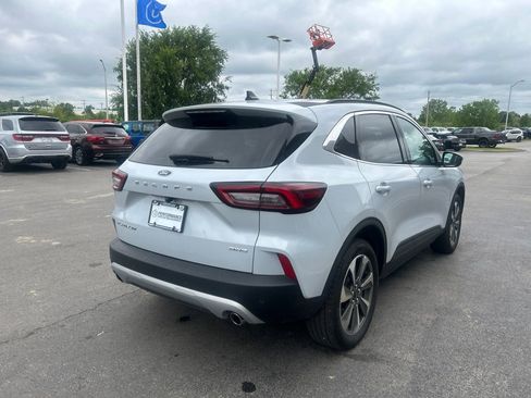 Used 2025 Ford Escape Platinum AWD/4WD image 3