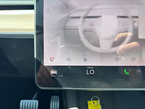 Used 2023 Tesla Model Y Performance AWD/4WD image 27