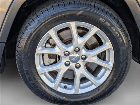 Used 2015 Jeep Cherokee Latitude image 23