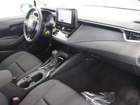 Used 2024 Toyota Corolla LE FWD image 32