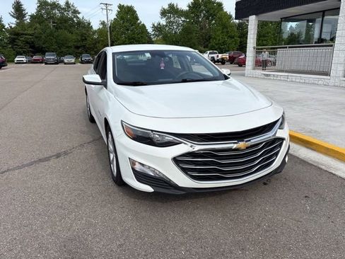 Used 2023 Chevrolet Malibu LT FWD image 4