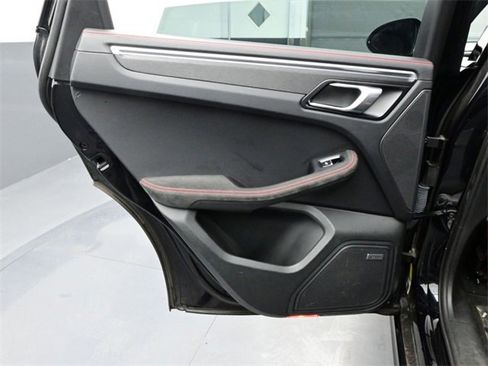 Used 2018 Porsche Macan GTS image 13