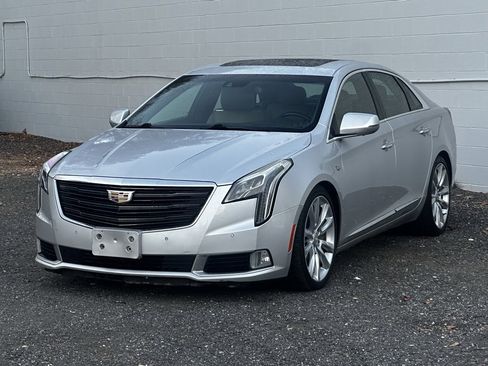 Used 2018 Cadillac XTS Vsport Platinum image 3