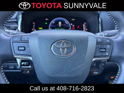 Used 2025 Toyota Camry SE FWD image 26