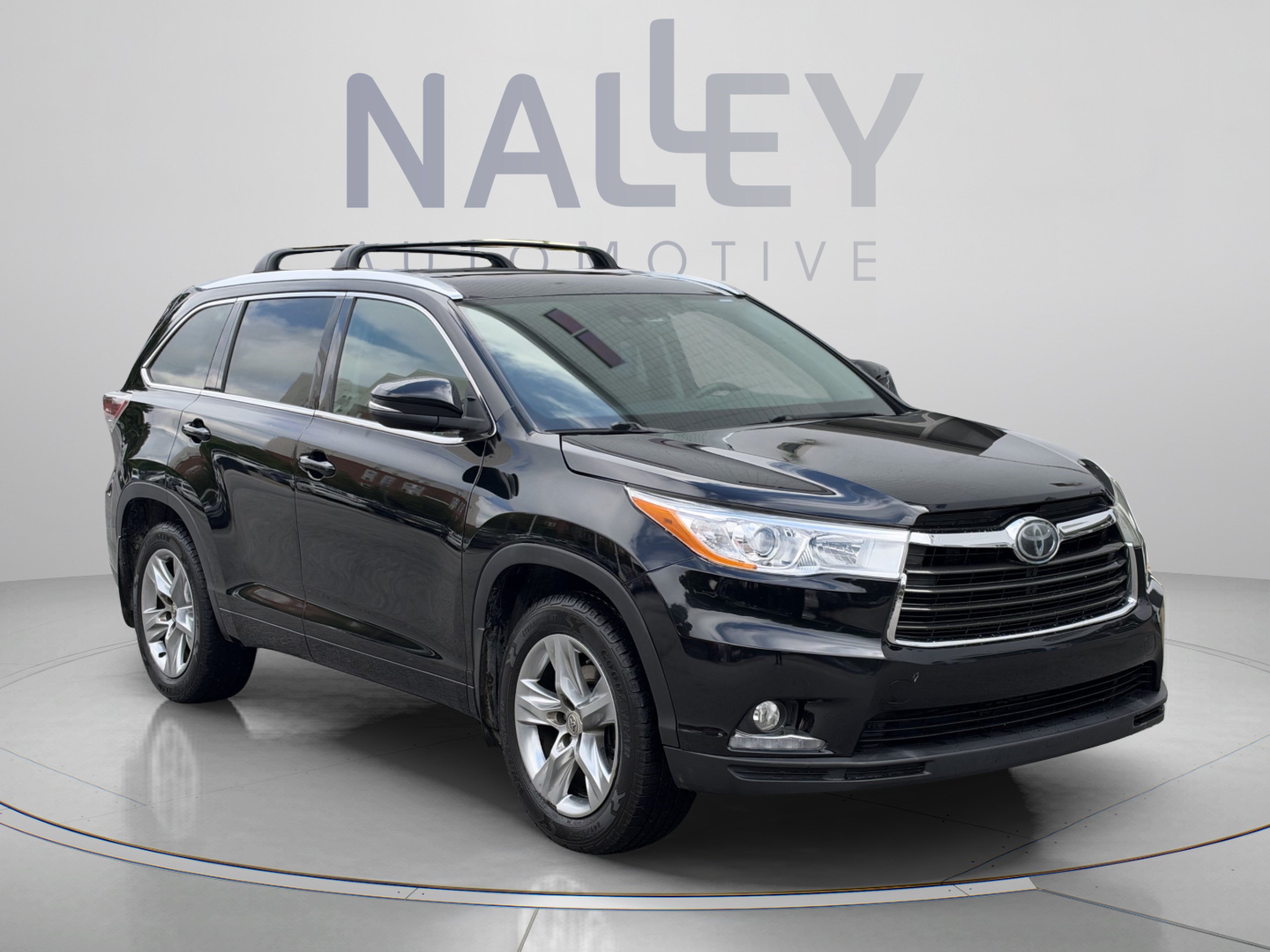 Used 2015 Toyota Highlander Limited w/ Driver Technology Package AWD/4WD image 5