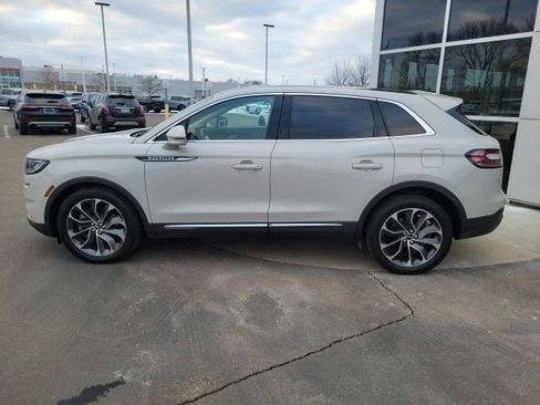 Used 2021 Lincoln Nautilus Reserve image 3