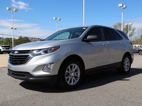 Used 2020 Chevrolet Equinox LS w/ LS Convenience Package FWD image 7