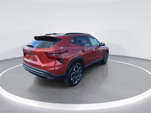 Used 2024 Chevrolet Trax RS w/ Sunroof Package image 8