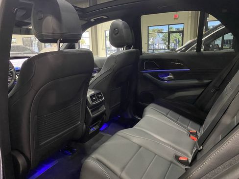Used 2025 Mercedes-Benz GLE 450e 4MATIC w/ Driver Assistance Package image 5