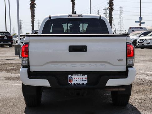 Used 2023 Toyota Tacoma TRD Sport AWD/4WD image 9
