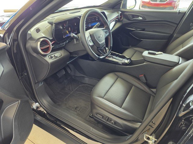 Used 2026 Chevrolet Trax RS w/ Driver Confidence Package FWD image 2