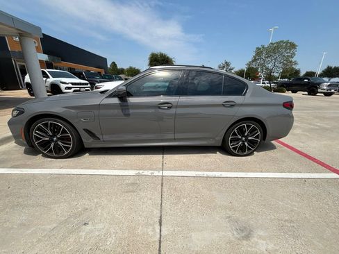 Used 2022 BMW 530e w/ Premium Package RWD image 6