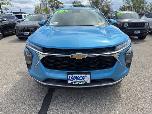 Used 2025 Chevrolet Trax LT w/ Driver Confidence Package FWD image 8