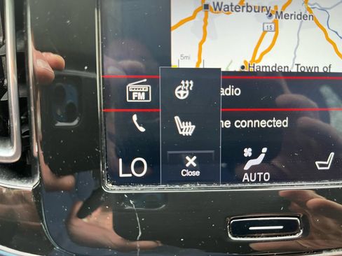 Used 2019 Volvo XC40 T5 R-Design image 13