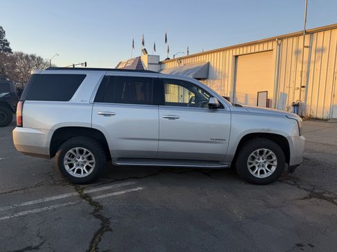Used 2016 GMC Yukon SLT image 6