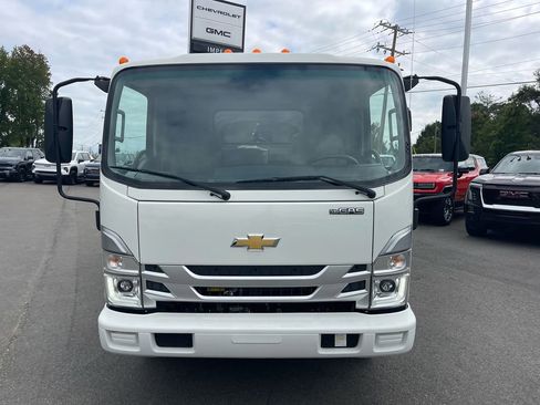 Used 2024 Chevrolet Low Cab Forward image 15