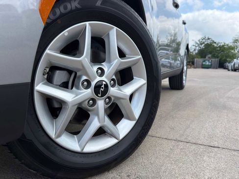 Certified 2025 Kia Soul LX w/ LX Technology Package FWD image 4