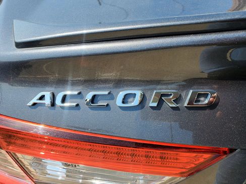 Used 2018 Honda Accord Sport image 12
