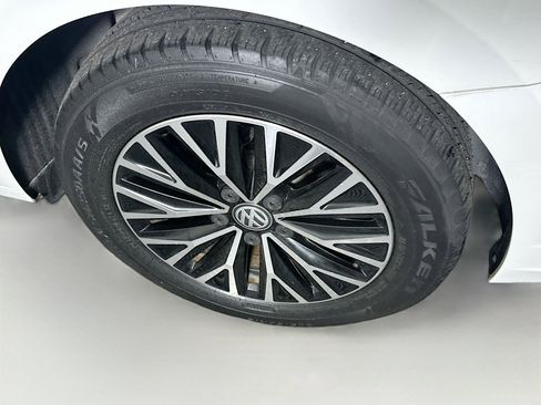 Used 2019 Volkswagen Jetta SE image 11