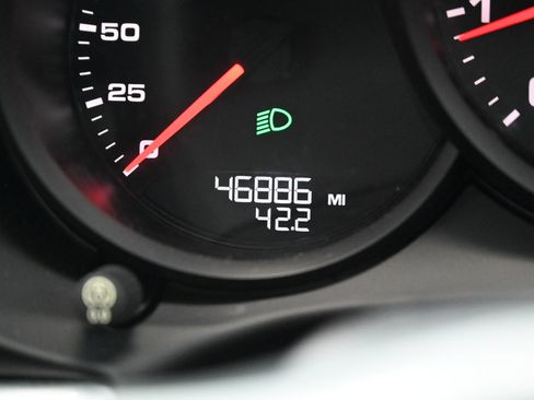 Used 2016 Porsche Cayman image 28