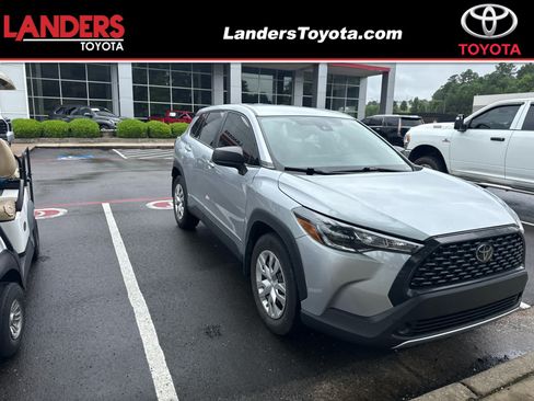 Used 2022 Toyota Corolla Cross L FWD image 1