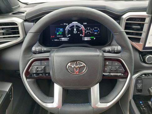 Certified 2025 Toyota Sequoia Platinum image 34