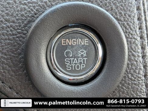 Used 2014 Lincoln MKX FWD w/ Equipment Group 101A image 30