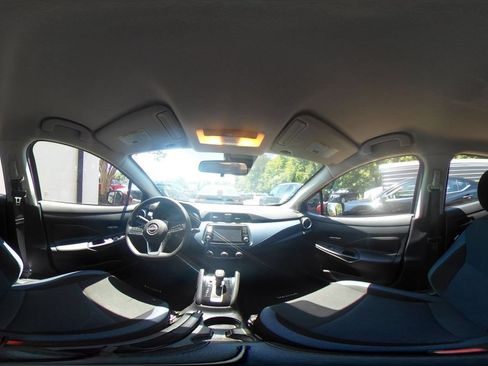 Used 2025 Nissan Versa SV FWD image 37